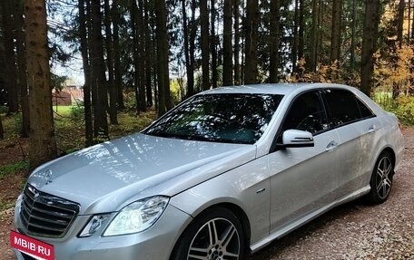 Mercedes-Benz E-Класс, 2010 год, 1 100 000 рублей, 5 фотография