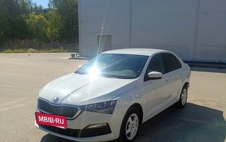 Skoda Rapid II, 2020 год, 1 100 000 рублей, 2 фотография