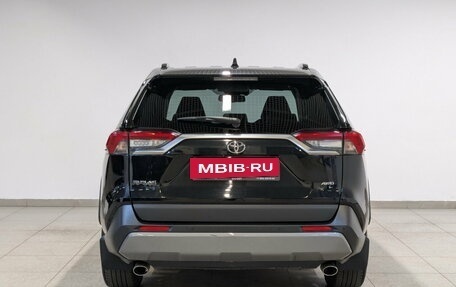 Toyota RAV4, 2022 год, 3 650 000 рублей, 6 фотография