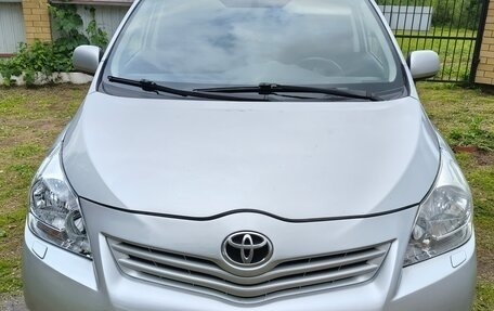 Toyota Verso I, 2010 год, 1 150 000 рублей, 1 фотография