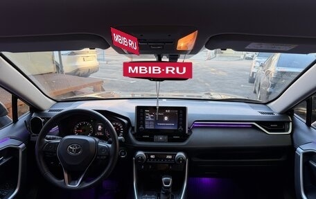 Toyota RAV4, 2021 год, 4 100 000 рублей, 12 фотография
