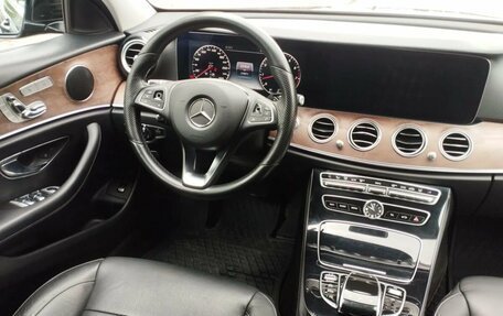 Mercedes-Benz E-Класс, 2016 год, 3 279 000 рублей, 21 фотография