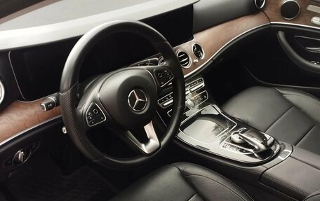 Mercedes-Benz E-Класс, 2016 год, 3 279 000 рублей, 18 фотография
