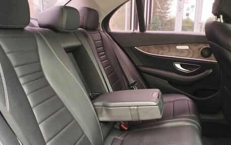 Mercedes-Benz E-Класс, 2016 год, 3 279 000 рублей, 32 фотография