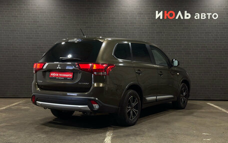 Mitsubishi Outlander III рестайлинг 3, 2016 год, 1 600 000 рублей, 5 фотография