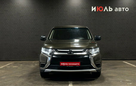 Mitsubishi Outlander III рестайлинг 3, 2016 год, 1 600 000 рублей, 2 фотография