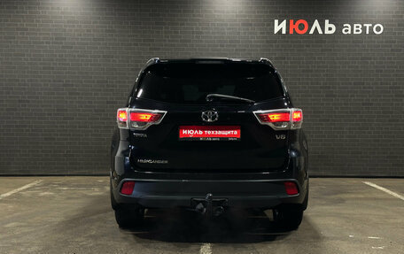 Toyota Highlander III, 2014 год, 2 490 000 рублей, 6 фотография