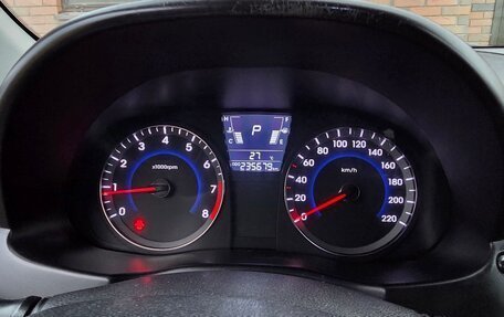Hyundai Solaris II рестайлинг, 2013 год, 720 000 рублей, 1 фотография