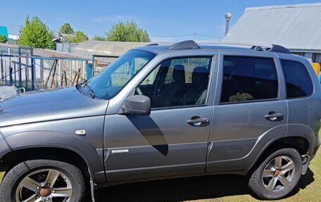 Chevrolet Niva I рестайлинг, 2019 год, 650 000 рублей, 4 фотография