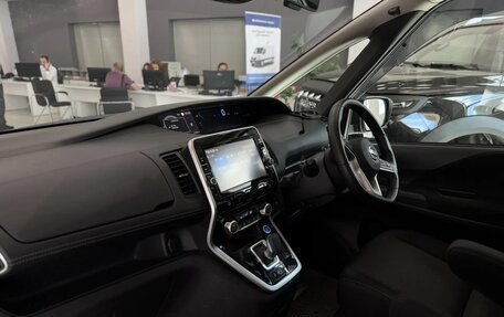 Nissan Serena IV, 2018 год, 1 950 000 рублей, 7 фотография