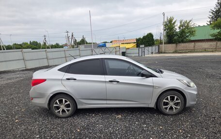 Hyundai Solaris II рестайлинг, 2013 год, 720 000 рублей, 10 фотография