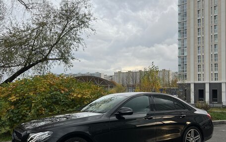 Mercedes-Benz E-Класс, 2018 год, 3 990 000 рублей, 1 фотография