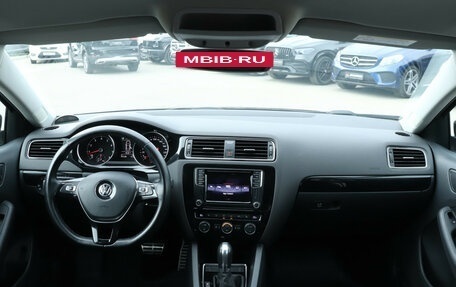 Volkswagen Jetta VI, 2017 год, 1 690 000 рублей, 13 фотография