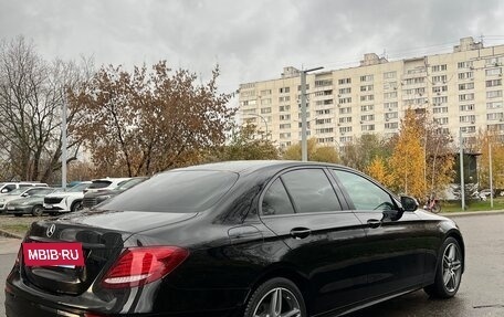Mercedes-Benz E-Класс, 2018 год, 3 990 000 рублей, 5 фотография