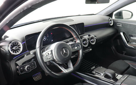Mercedes-Benz A-Класс, 2020 год, 2 590 000 рублей, 10 фотография