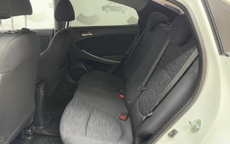 Hyundai Solaris II рестайлинг, 2015 год, 900 000 рублей, 9 фотография