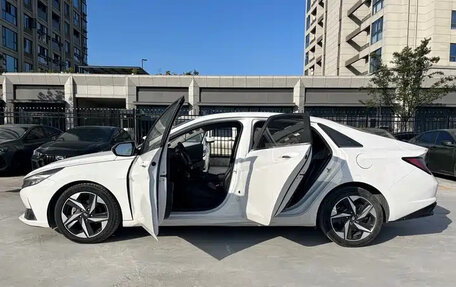 Hyundai Elantra, 2022 год, 1 596 000 рублей, 10 фотография