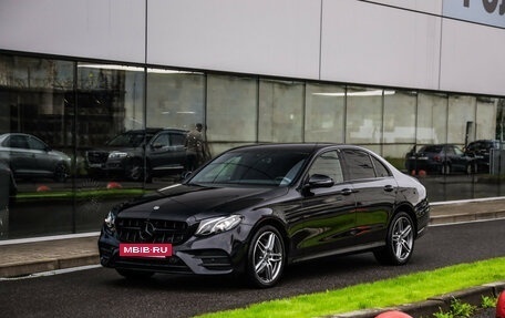 Mercedes-Benz E-Класс, 2019 год, 3 999 000 рублей, 4 фотография