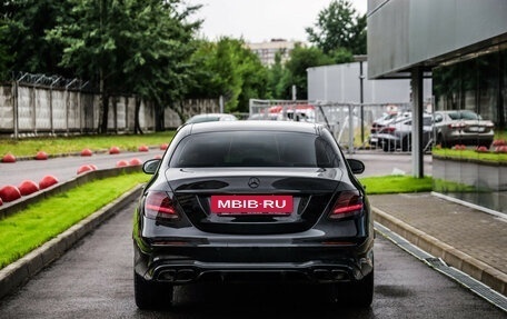 Mercedes-Benz E-Класс, 2019 год, 3 999 000 рублей, 8 фотография