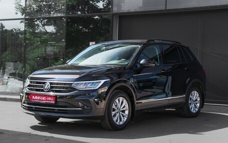 Volkswagen Tiguan II, 2021 год, 2 690 000 рублей, 1 фотография