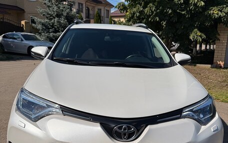 Toyota RAV4, 2018 год, 2 550 000 рублей, 7 фотография