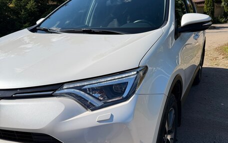 Toyota RAV4, 2018 год, 2 550 000 рублей, 2 фотография