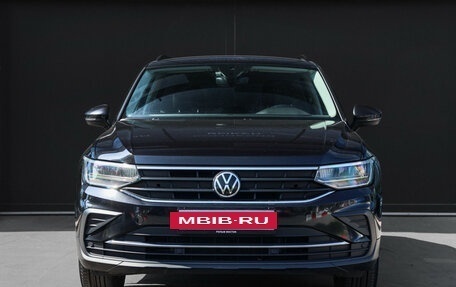 Volkswagen Tiguan II, 2021 год, 2 690 000 рублей, 2 фотография