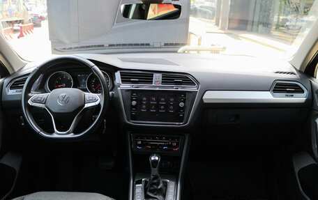 Volkswagen Tiguan II, 2021 год, 2 690 000 рублей, 11 фотография