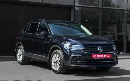 Volkswagen Tiguan II, 2021 год, 2 690 000 рублей, 3 фотография