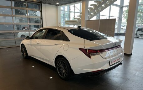 Hyundai Elantra, 2021 год, 2 060 000 рублей, 5 фотография