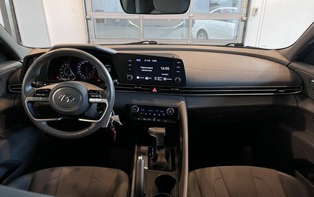 Hyundai Elantra, 2021 год, 2 060 000 рублей, 9 фотография