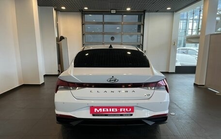 Hyundai Elantra, 2021 год, 2 060 000 рублей, 4 фотография