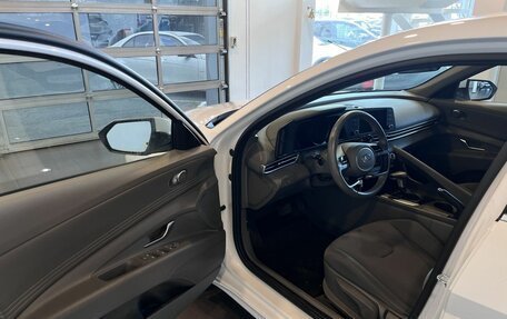 Hyundai Elantra, 2021 год, 2 060 000 рублей, 21 фотография