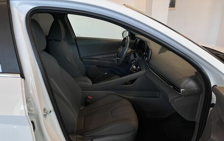 Hyundai Elantra, 2021 год, 2 060 000 рублей, 29 фотография