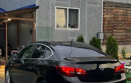 Opel Astra J, 2014 год, 850 000 рублей, 2 фотография