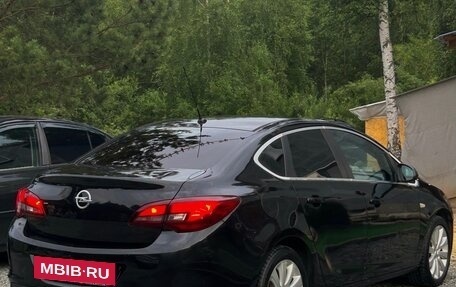 Opel Astra J, 2014 год, 850 000 рублей, 3 фотография