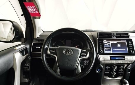 Toyota Land Cruiser Prado 150 рестайлинг 2, 2021 год, 4 955 000 рублей, 20 фотография