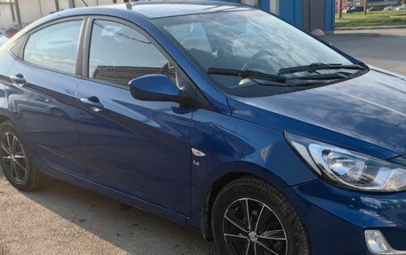 Hyundai Solaris II рестайлинг, 2011 год, 700 000 рублей, 9 фотография
