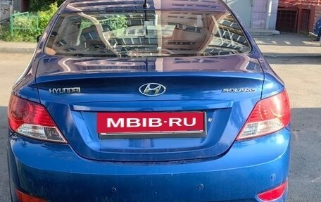 Hyundai Solaris II рестайлинг, 2011 год, 700 000 рублей, 3 фотография