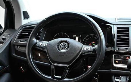 Volkswagen Multivan T6 рестайлинг, 2019 год, 6 905 000 рублей, 8 фотография