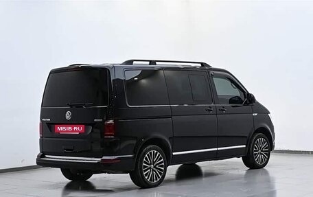 Volkswagen Multivan T6 рестайлинг, 2019 год, 6 905 000 рублей, 6 фотография