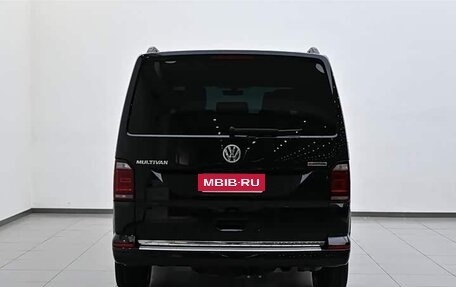 Volkswagen Multivan T6 рестайлинг, 2019 год, 6 905 000 рублей, 5 фотография