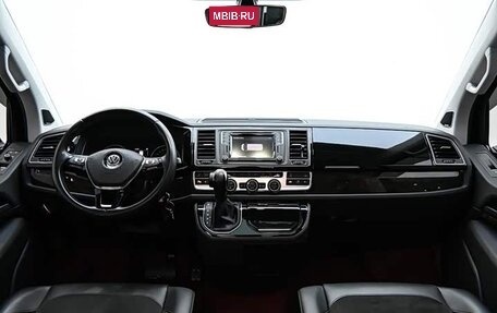 Volkswagen Multivan T6 рестайлинг, 2019 год, 6 905 000 рублей, 11 фотография