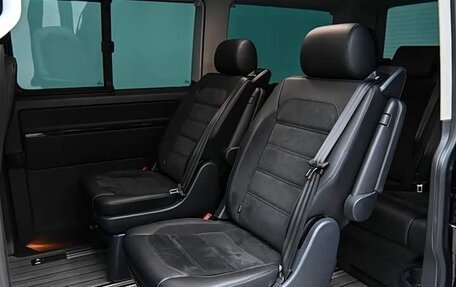 Volkswagen Multivan T6 рестайлинг, 2019 год, 6 905 000 рублей, 16 фотография