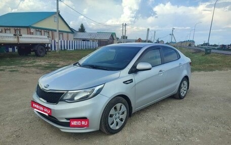 KIA Rio III рестайлинг, 2015 год, 880 000 рублей, 3 фотография