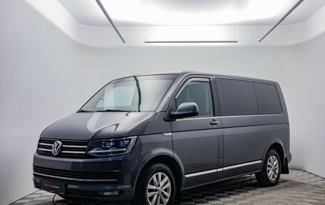 Volkswagen Caravelle T6 рестайлинг, 2016 год, 2 745 000 рублей, 1 фотография