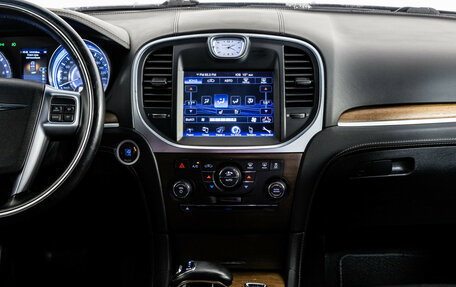 Chrysler 300C II, 2012 год, 1 399 000 рублей, 15 фотография