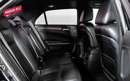 Chrysler 300C II, 2012 год, 1 399 000 рублей, 31 фотография