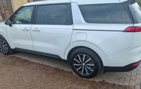 KIA Carnival, 2021 год, 3 100 000 рублей, 8 фотография