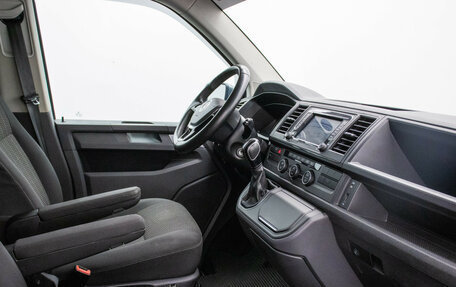 Volkswagen Caravelle T6 рестайлинг, 2016 год, 2 745 000 рублей, 8 фотография